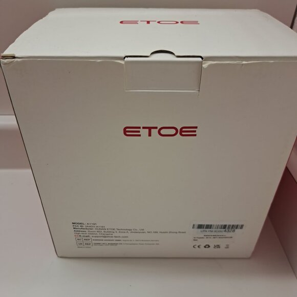 Etoe Model A1192 E2 Pro Projector Native 1080P FHD 4K, WiFi, 5G, Bluetooth, Apps - Picture 3 of 9